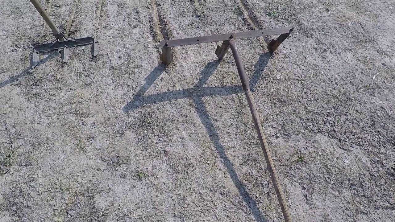 Чем делают бороздки на грядке