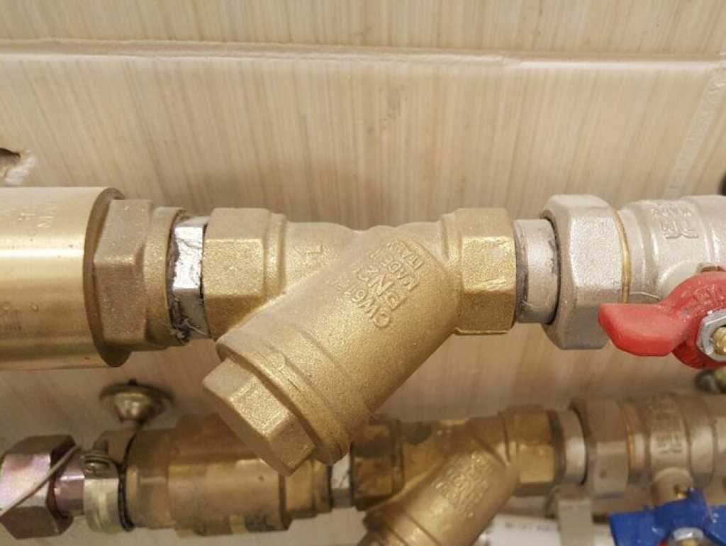 Фильтр грубой очистки воды - виды, выбор и монтаж