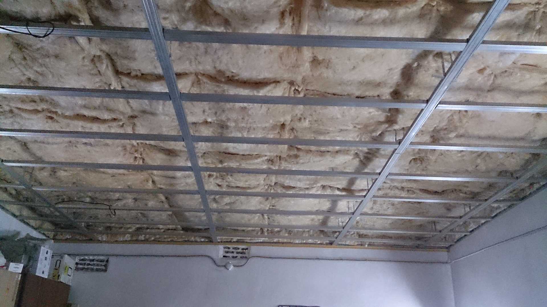 Недорогое утепление потолка в гараже изнутри своими руками